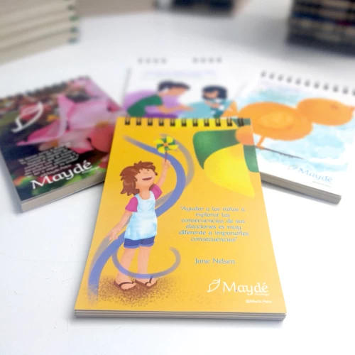 Libreta pasta blanda para cliente del área Psicología, en este caso, la Dra. Annecix Maydé